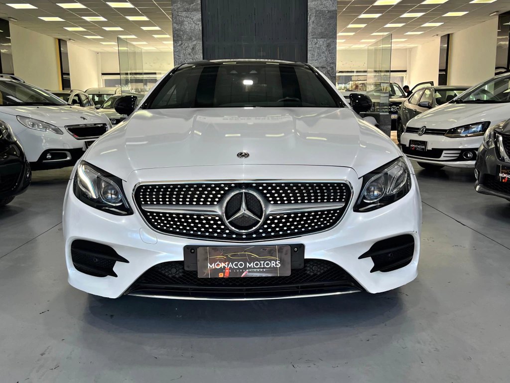 Mercedes-Benz E400 AMG Line 2018 en el showroom de Mónaco Motors