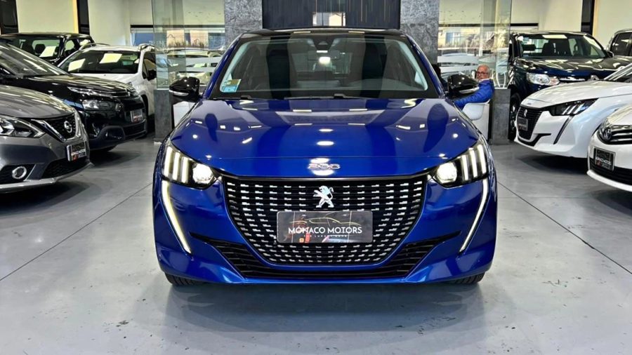 Peugeot 208 Feline 2022 en el showroom de Mónaco Motors